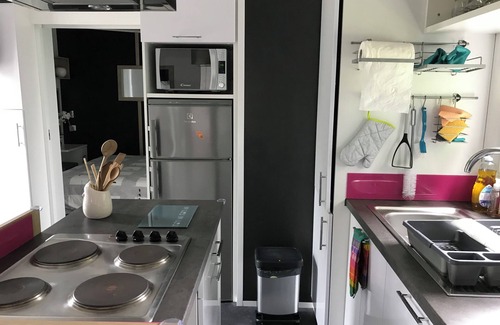 Moncheux House | Mobile home in the countryside fishing rabbits and chickens pets welcome