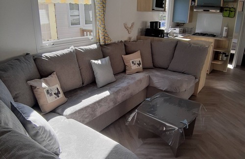 Onzain House | Mobilhome AMIRA vue sur étang camping 4* proche zoo Beauval châteaux de la Loire