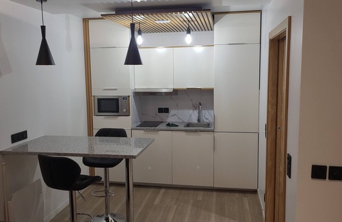 Saint-Germain-les-Corbeil Apartment | Modern studio with private Jacuzzi