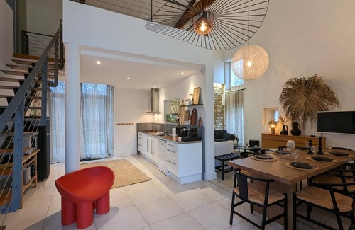 Saint-Yrieix-sur-Charente Cottage | Modern Riverside Home with Garden, Parking, and EV Charger - Baby-Friendly, Pet-Friendly