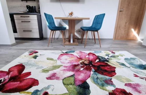 Hradec Kralove Apartment | Moderní podkrovní byt 2KK u náměstí s klimatizací
