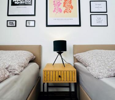 Michalovce Apartment | Moderný 2-spálňový apartmán Twins White s balkónom