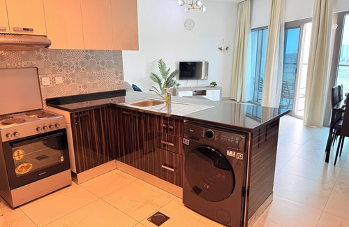 Dubai Apartment | Modern 1-bedroom apartment with fitness room, swimming and Sauna