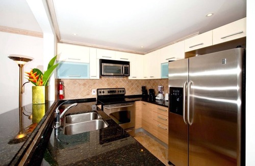 St. Lawrence Gap Apartment | Modern 2-bed Apt Near Beach In St. Lawrence Gap 2 Bedroom Apts by Bluescape