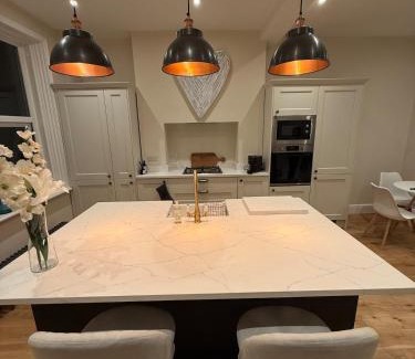Jesmond Apartment | Modern 2 Bed 2 Bath Apartment in Prime Jesmond Location