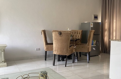Harare Apartment | Modern 2 bed self catering apartment. Simple and stylish
