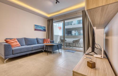 Qawra Apartment | Modern 2-Bedroom Apartment Near the Sea