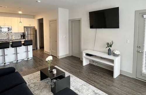 River Market Apartment | Modern 2 Bedroom Apt in Downtown KC