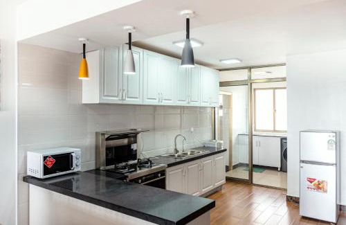 Nairobi Apartment | Modern 2-Bedroom Apartment,Kilimani, Ngong Rd