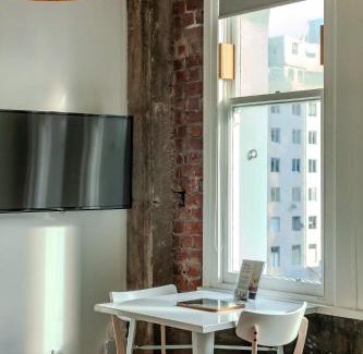 Te Aro Apartment | Modern 2-Bedroom Central City Apartment