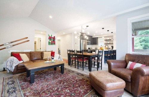 Upper Village House | Modern 2BR/2BA Townhouse: HotTub & Pvt Garage!