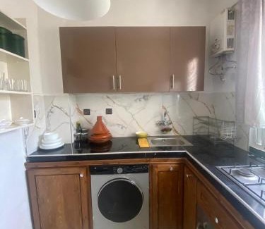 Cite Adrar Apartment | Modern 2BR Apt RDC Fast Wi-Fi