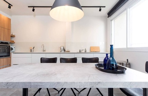 Ramat Hasharon Apartment | Modern 2BR Apt w Private Parking in City Center