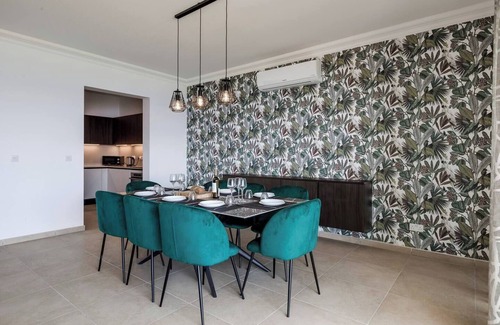 Sliema Condo | ✨ Modern 3-bed seafront apartment on the 6th floor of Sliema’s award-winning Fort Cambridge 🌊. Luxury living with stunning views in Malta’s most vibrant town.