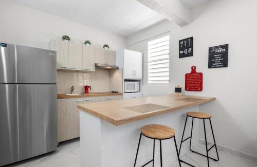 Manati Apartment | Modern 3 Bedroom Apartment Full Kitchen Ac