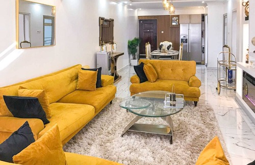 Kilimani Apartment | Modern 3BR Gem | w/Pool &Workspace in Nairobi