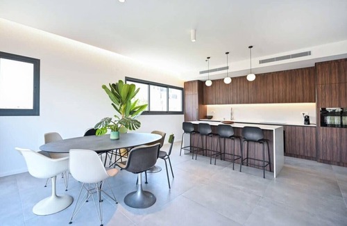 Old North Apartment | Modern 3BR in the Old North with Balcony and Mamad by HolyGuest