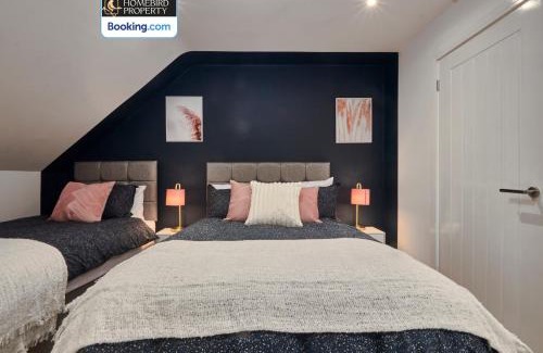 Leeds House | Modern 4Bedroom House By Homebird Property Management Short Lets & Serviced Accommodation Leeds With Private Parking & Garden