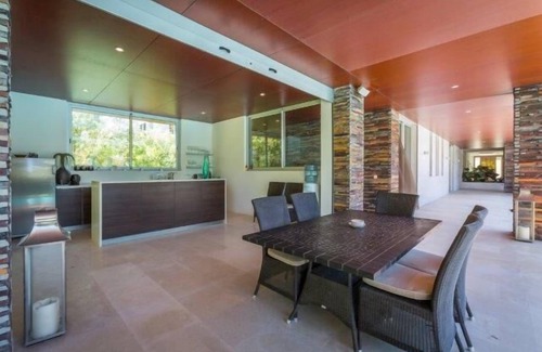 Quinta do Lago Villa | Modern 5 Bedroom Villa in the heart of Quinta do Lago. With gym, games room, pool and more DM07 - Almancil, Algarve