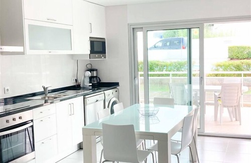 Salir do Porto Apartment | Modern, air-conditioned family apartment with pool. 10 minute walk to beach