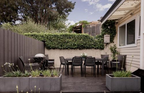 West Hobart House | Modern and central cottage in West Hobart