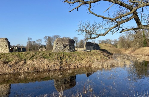 Hemel Hempstead Apartment | Modern and Comfortable 2-bed 2-bath Apartment Your Perfect Business Suite