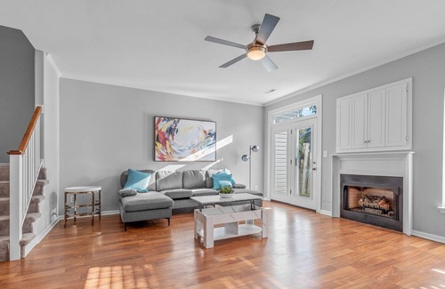 Virginia Beach House | Modern and Spacious Townhouse,offers comfort, and a touch of coastal living.