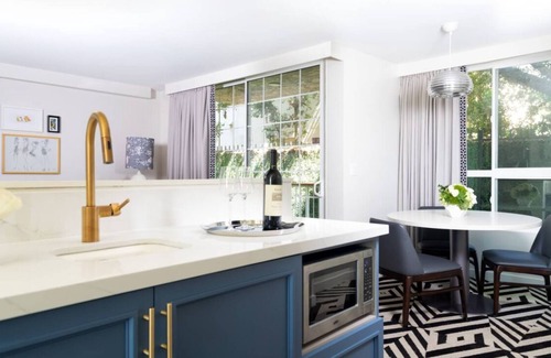 Norma Triangle Apartment | Modern and Stylish Residence in West Hollywood! Four Units, Pet-friendly, Pool!