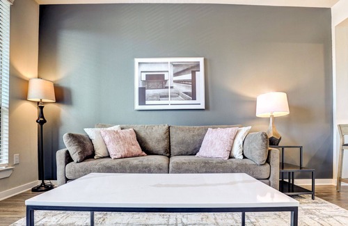 Rosenberg Apartment | Modern Apartment in Prime Location (ID7144X06)