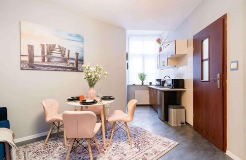 Wesoła Zachod Apartment | Modern Apartment near Main Square and Planty
