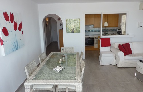 Ses Rotes Velles Apartment | Modern Apartment with Shared Pool, Wifi, A/C and Sea View in Santa Ponsa