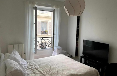 Quartier du Gros-Caillou Apartment | Modern Appartement w/ Tour Eiffel View in the 7th