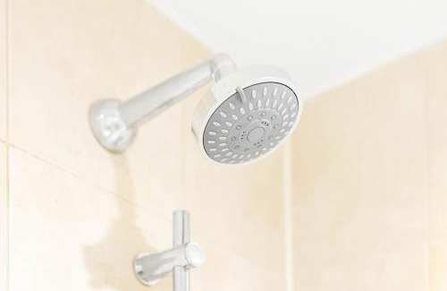 Theatreland Birmingham Apartment | Modern Arcadian Centre Apartment By Azura Nights