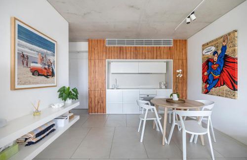 Bondi Beach Apartment | Modern Beach Ocean View 1 BDR Parking Balcony AC