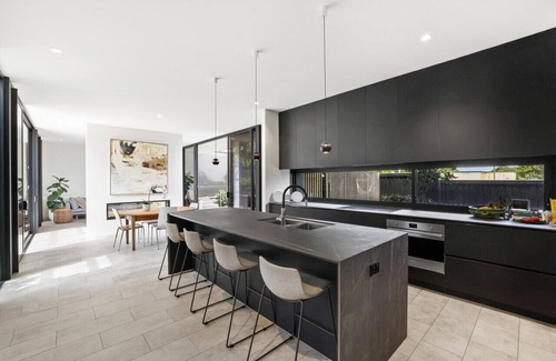 Freshwater House | Modern Beach Pad - Seconds to the Beach