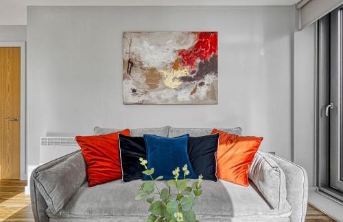 Salford Apartment | Modern Bright Apartment Media City Pass the Keys