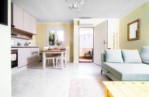 Torrevieja House | Modern Coastal Duplex- Steps from the Beach