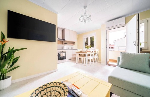 Torrevieja House | Modern Coastal Duplex- Steps from the Beach