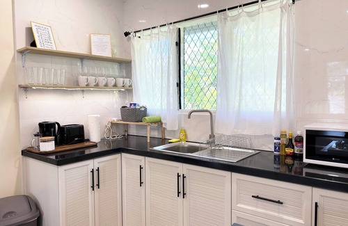 Apia House | Modern Comfort, 2BDR with outdoor shower 5 mins to Apia 🌺Vaimoana Unit🌺