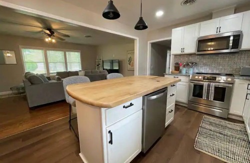 Floyd House | Modern confort with rustic charm! n⭐️⭐️⭐️The Chantal Verdugo House⭐️⭐️⭐️