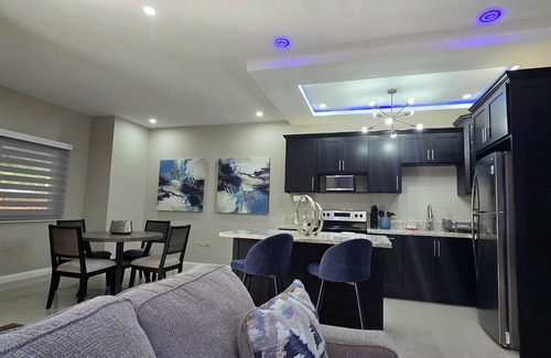 Barbican Apartment | Modern corporate Travel apartment in Central Kingston close to all ammenities