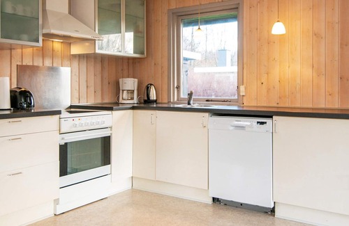 Arrild Ferieby House | Modern Cottage Oasis in Arrild