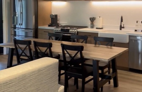 Midway Hotel | Modern Cottage w/Kitchen, Fireplace, Breathtaking Outdoor & Crater Hot Spring