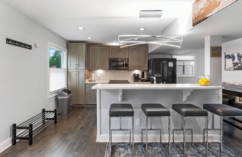 Michigan Park House | Modern DC Retreat w/Parking for 4 Cars! -Brookland