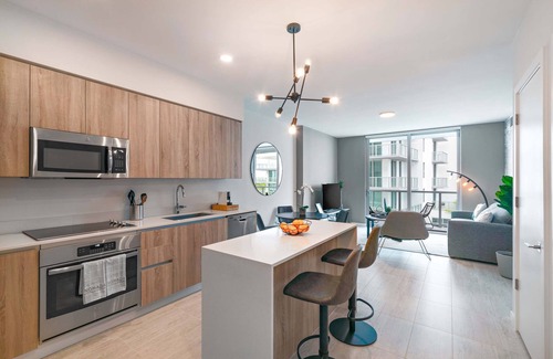 Northeast Miami Condo | Modern Decor W/Bay Views 1 Bdrm Condo