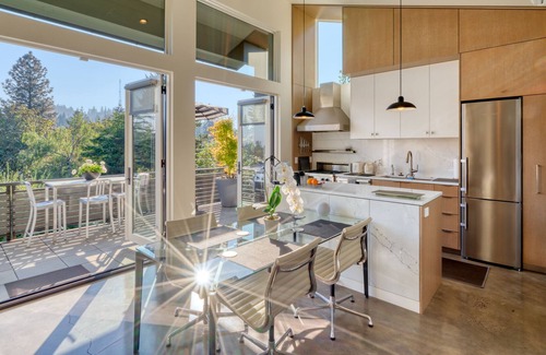 Portland Heights House | Modern Design + Lush Views, Brand New Guesthouse w/ Heated Floors & Parking