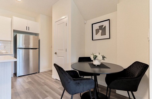 North Central Edmonton House | Modern entire stylish 3 bedroom home in downtown Edmonton.