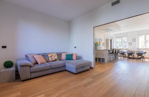 Aurora Apartment | Modern family apartment