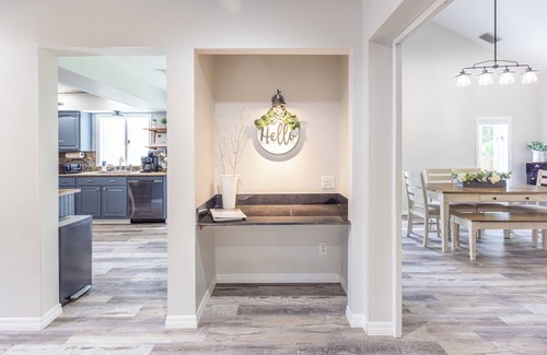 Jupiter Farms House | Modern Farmhouse 4BR w/Fenced Huge Yard/Family and Dog Friendly/15 min to Beach