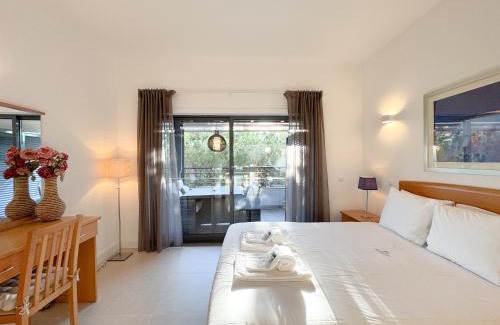 Telheiro Apartment | Modern flat in gated complex with pool #1927